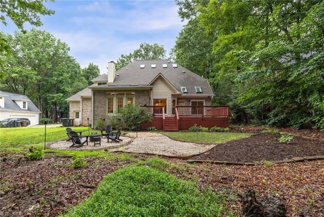 8 Elm Grove Way, Greensboro, NC 27405