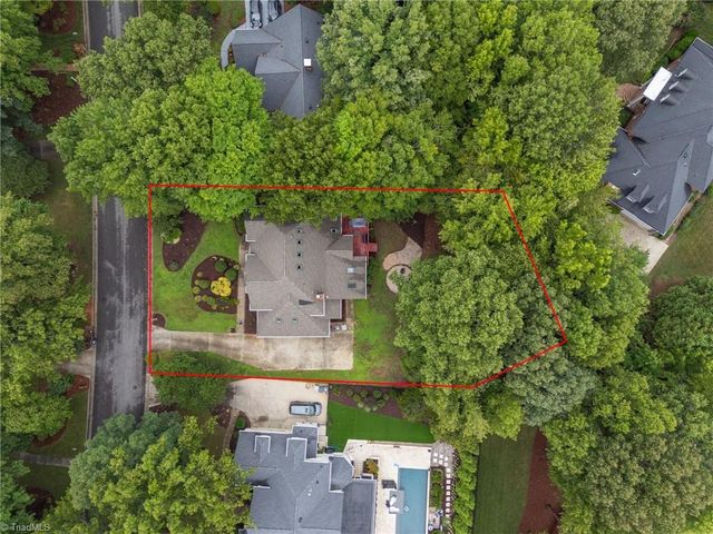 8 Elm Grove Way, Greensboro, NC 27405