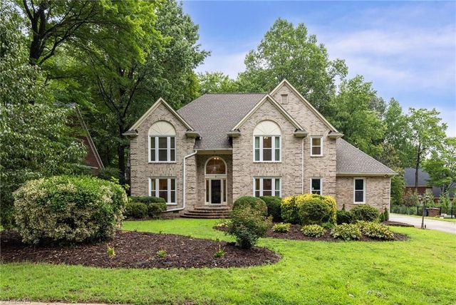 8 Elm Grove Way, Greensboro, NC 27405