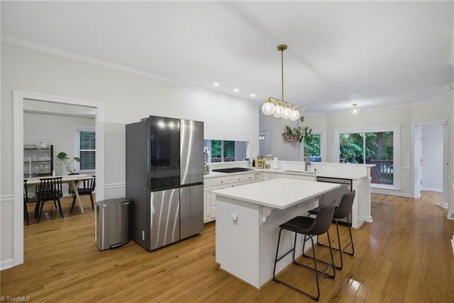 8 Elm Grove Way, Greensboro, NC 27405