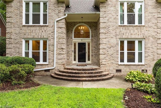 8 Elm Grove Way, Greensboro, NC 27405