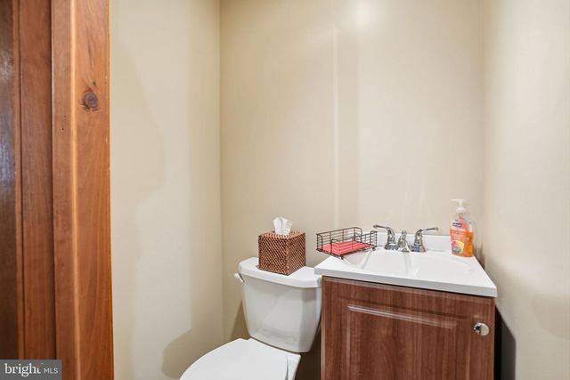 33 HENRY AVE, Feasterville Trevose, PA 19053