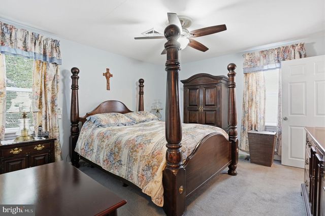 33 HENRY AVE, Feasterville Trevose, PA 19053