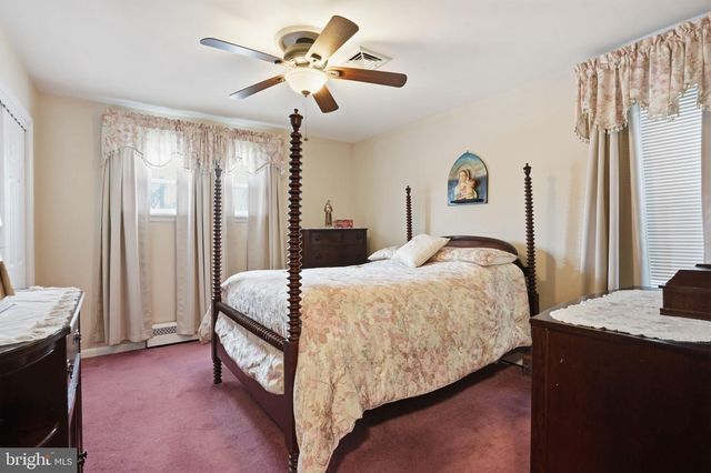 33 HENRY AVE, Feasterville Trevose, PA 19053