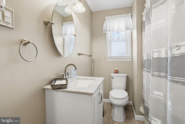 33 HENRY AVE, Feasterville Trevose, PA 19053