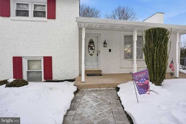 33 HENRY AVE, Feasterville Trevose, PA 19053