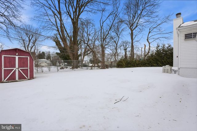 33 HENRY AVE, Feasterville Trevose, PA 19053