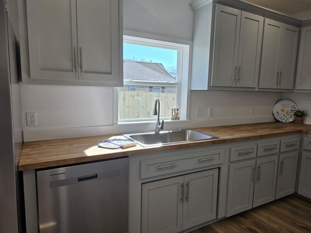 309 C Street NW, Miami, OK 74354