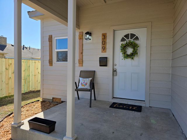 309 C Street NW, Miami, OK 74354