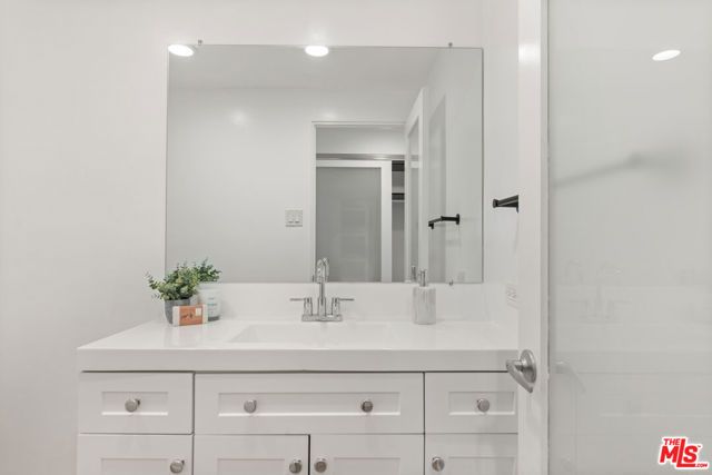 8787 Shoreham Drive 109, West Hollywood, CA 90069