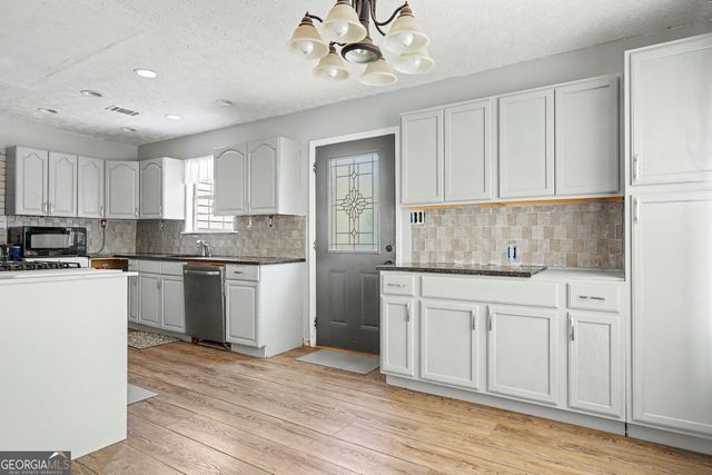 376 Doe Lane, Mansfield, GA 30055