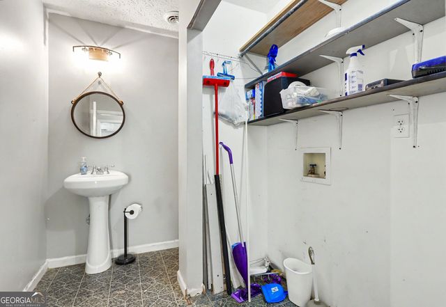 376 Doe Lane, Mansfield, GA 30055