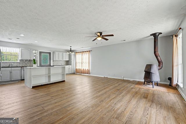 376 Doe Lane, Mansfield, GA 30055