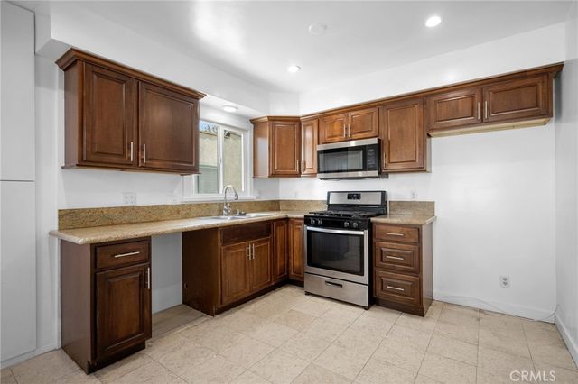 525 W Wilson Avenue, Glendale, CA 91203