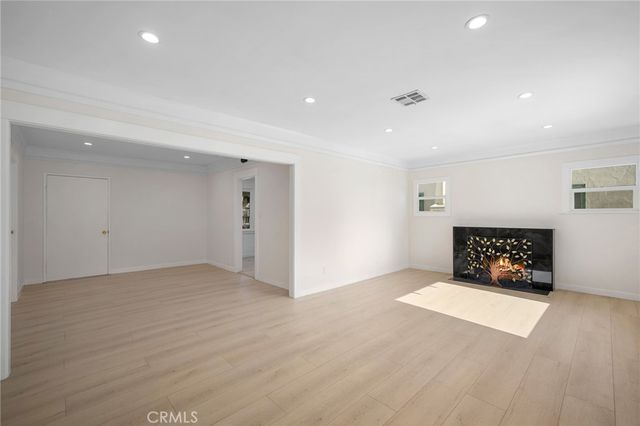 525 W Wilson Avenue, Glendale, CA 91203