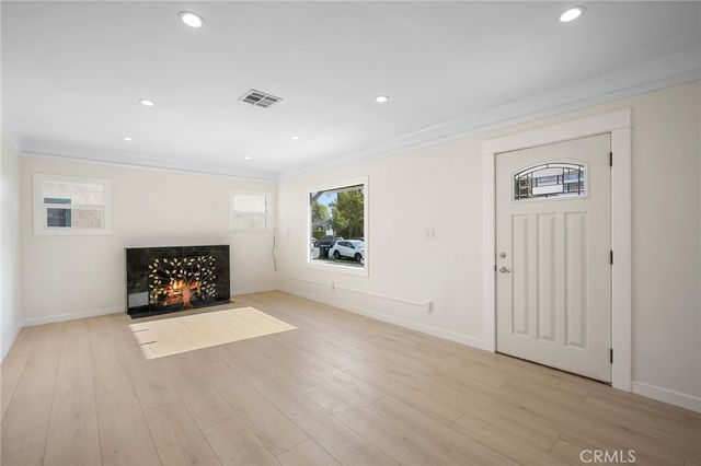 525 W Wilson Avenue, Glendale, CA 91203