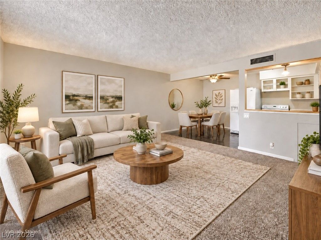 615 South Royal Crest Circle 16, Las Vegas, NV 89169 — photo 2