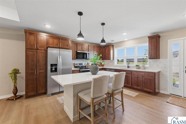 200 E Connie Lane, Eagle Lake, MN 56024
