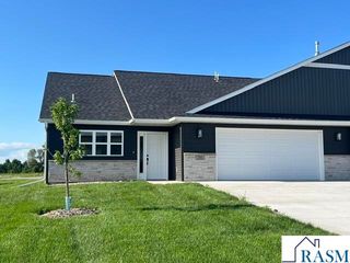 200 E Connie Lane, Eagle Lake, MN 56024