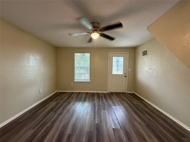 203 W Nolan Street, Lorena, TX 76655