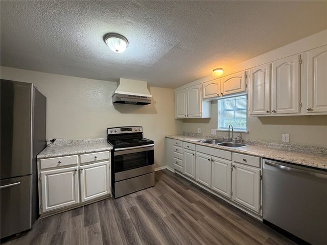 203 W Nolan Street, Lorena, TX 76655