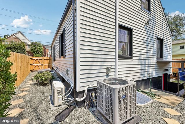 2408 2ND ST S, Arlington, VA 22204