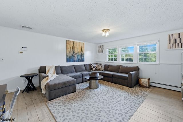 275 Wyoming Ave, Maplewood Twp., NJ 07040