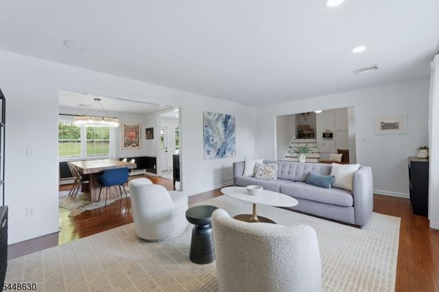 275 Wyoming Ave, Maplewood Twp., NJ 07040