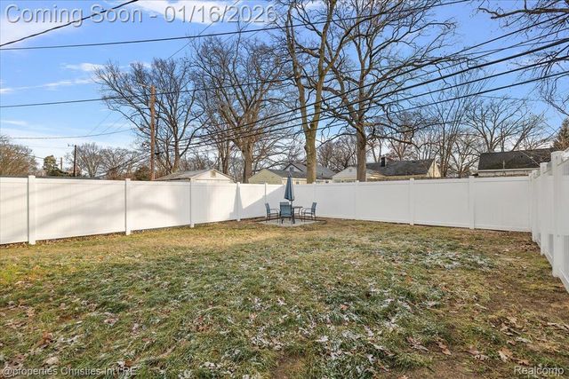 336 Kensington Avenue, Ferndale, MI 48220