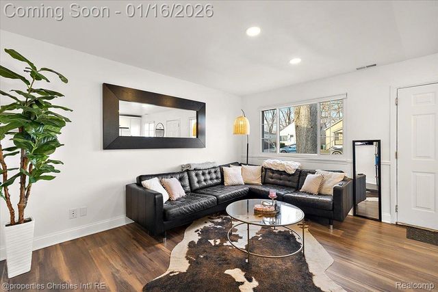 336 Kensington Avenue, Ferndale, MI 48220