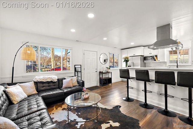 336 Kensington Avenue, Ferndale, MI 48220