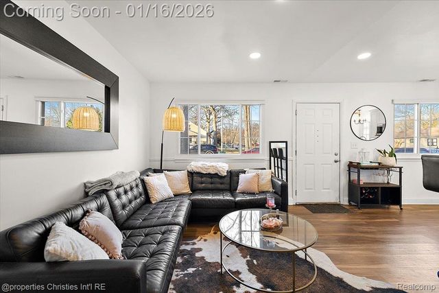 336 Kensington Avenue, Ferndale, MI 48220