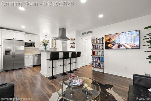 336 Kensington Avenue, Ferndale, MI 48220