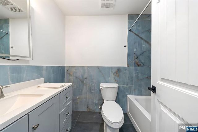 420 18th Avenue, Newark, NJ 07108