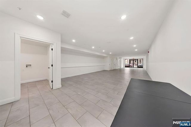 420 18th Avenue, Newark, NJ 07108