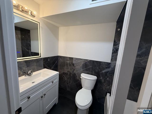 420 18th Avenue, Newark, NJ 07108