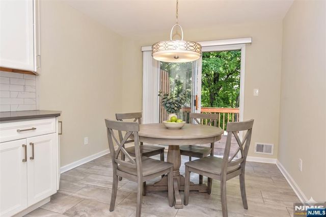 5 Hansen Place, Wayne, NJ 07470