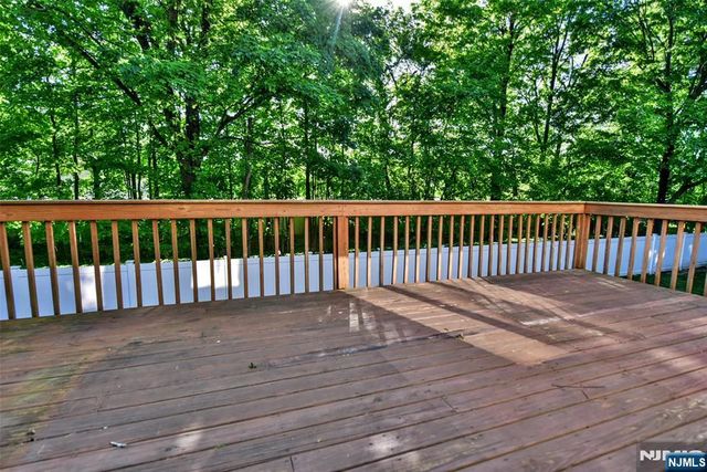 5 Hansen Place, Wayne, NJ 07470