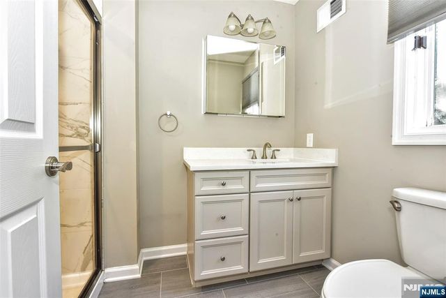 5 Hansen Place, Wayne, NJ 07470