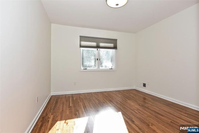 5 Hansen Place, Wayne, NJ 07470