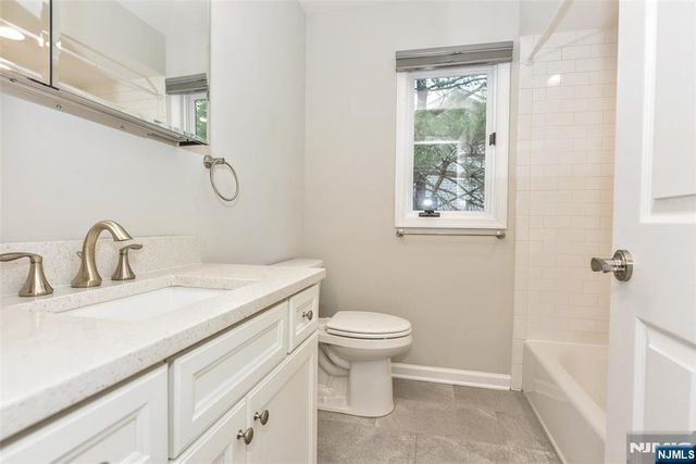 5 Hansen Place, Wayne, NJ 07470