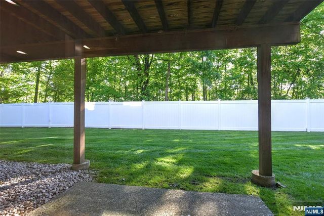 5 Hansen Place, Wayne, NJ 07470