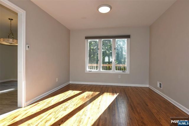 5 Hansen Place, Wayne, NJ 07470