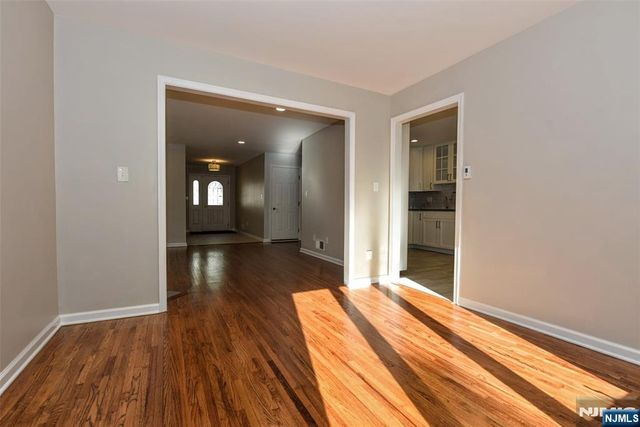 5 Hansen Place, Wayne, NJ 07470
