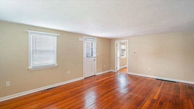 7 Westerdale Avenue, Salem, NH 03079