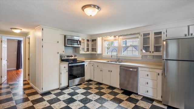 7 Westerdale Avenue, Salem, NH 03079