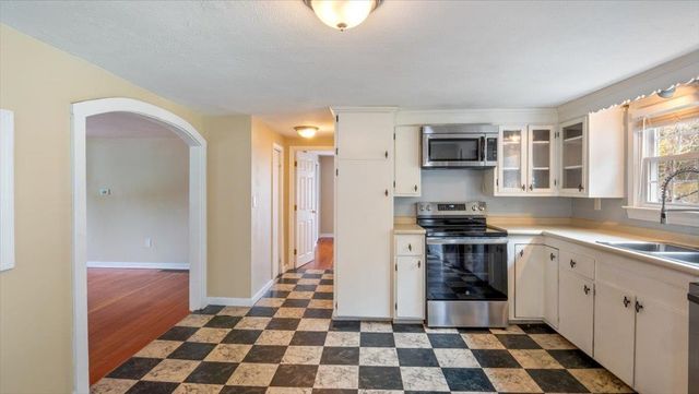 7 Westerdale Avenue, Salem, NH 03079