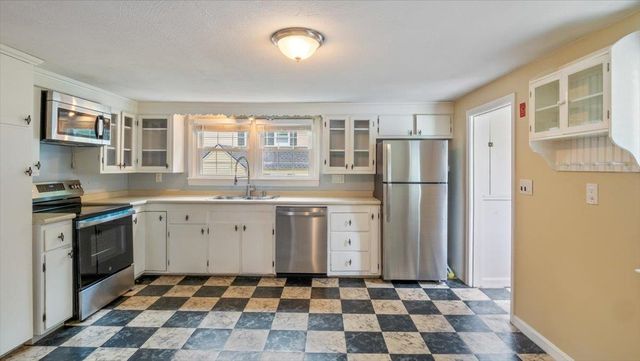 7 Westerdale Avenue, Salem, NH 03079