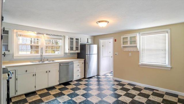 7 Westerdale Avenue, Salem, NH 03079