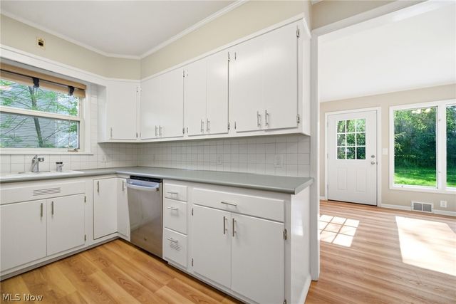 2673 Belvoir Boulevard, Shaker Heights, OH 44122